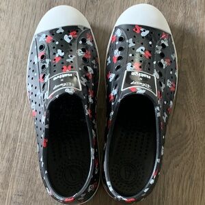 Disney Black Minnie Mouse Patterned Slip On Shoes by Native